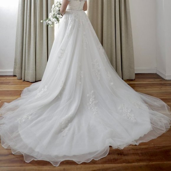 Wedding Gown - Picture 3 of 6